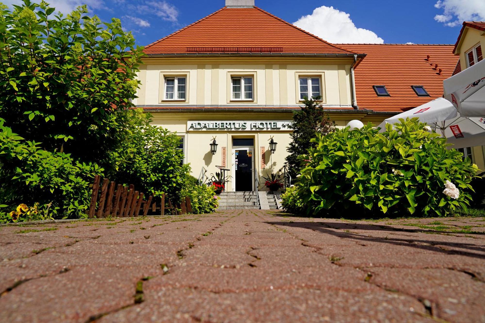 Hotel Adalbertus Gniezno Exterior foto