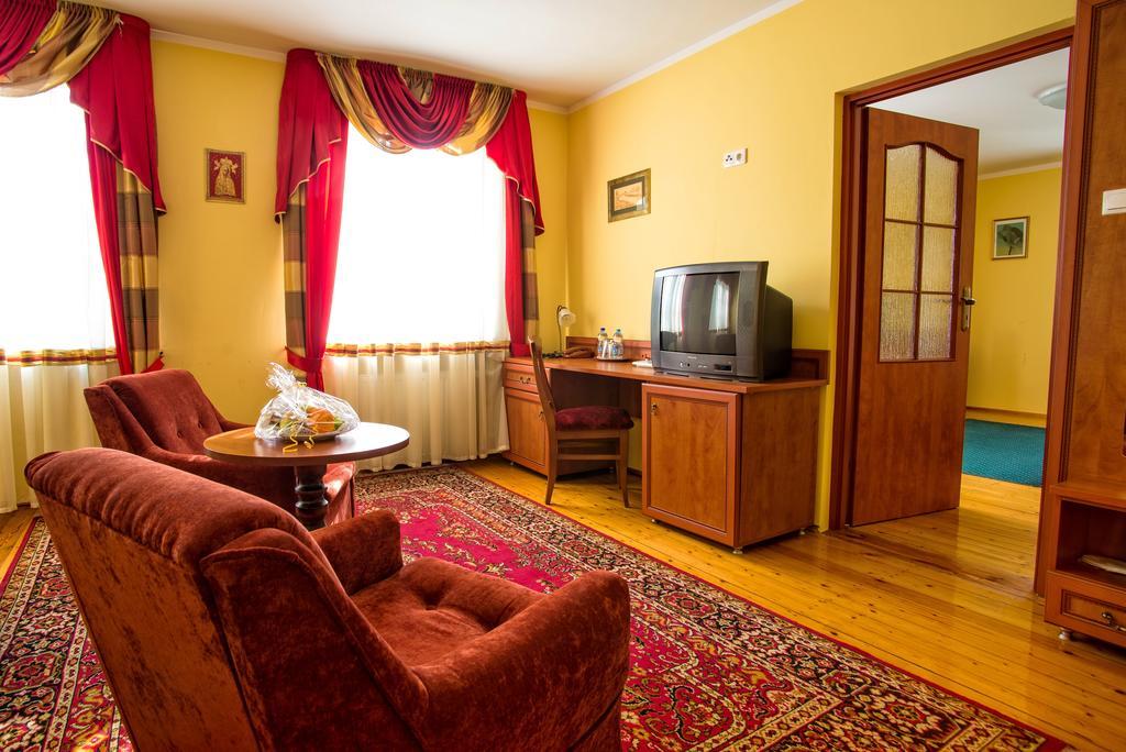 Hotel Adalbertus Gniezno Zimmer foto