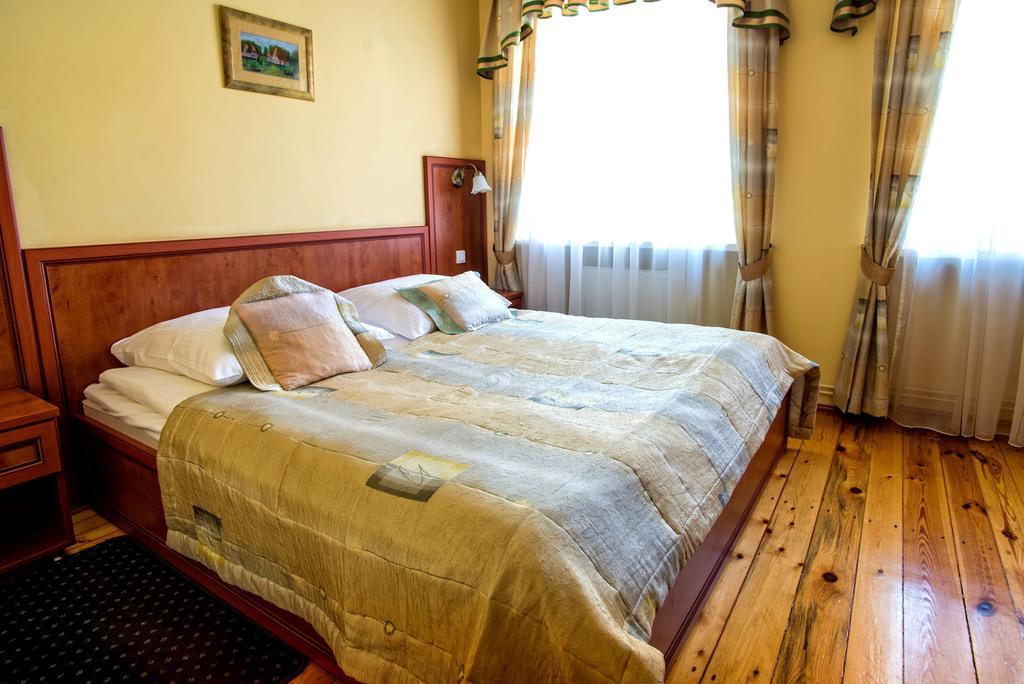 Hotel Adalbertus Gniezno Zimmer foto